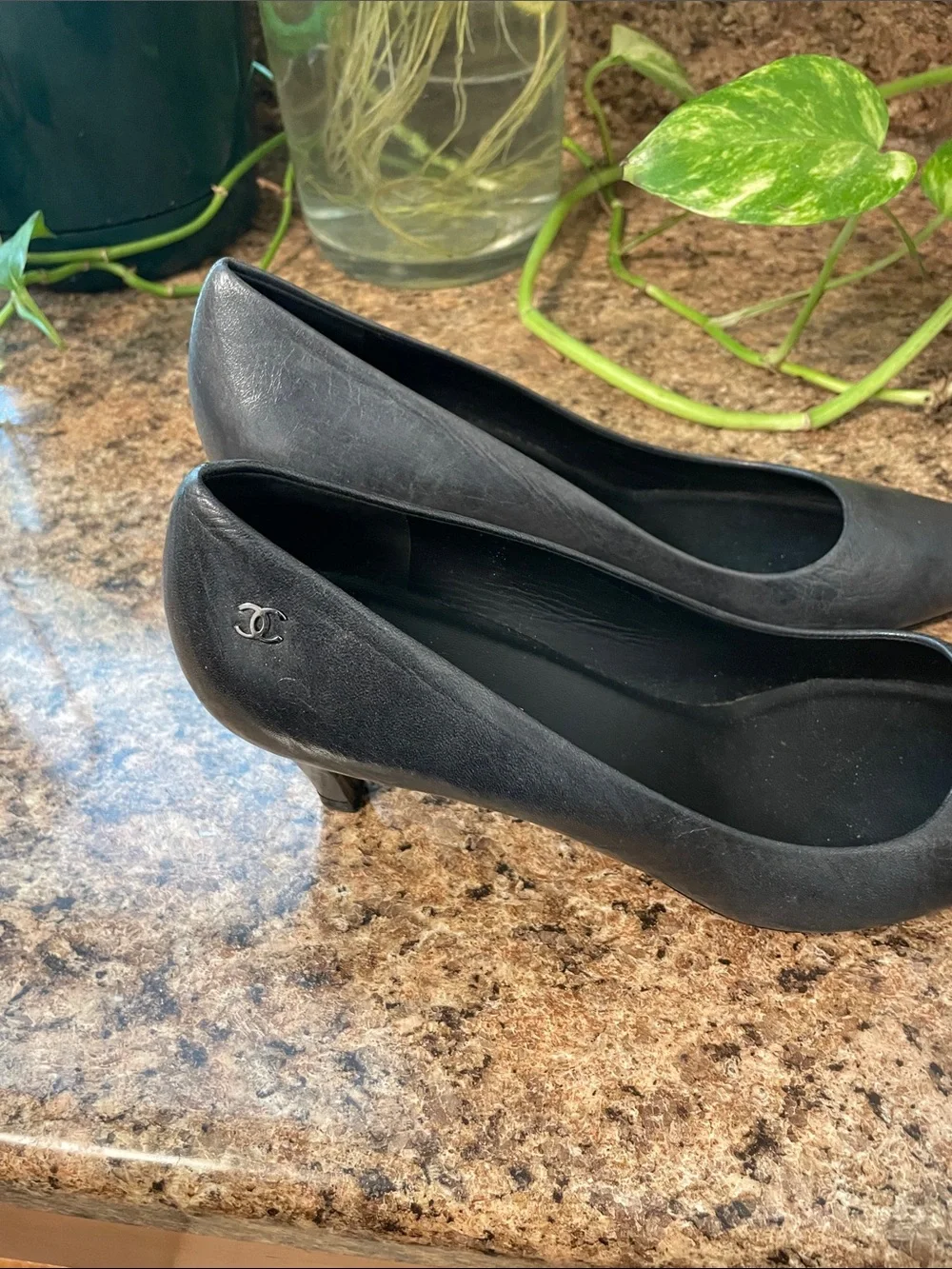 CHANEL elegant pointed